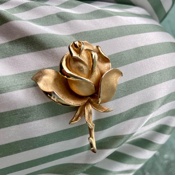Jewelry - Vintage 18k Gold Plated Rose Brooch